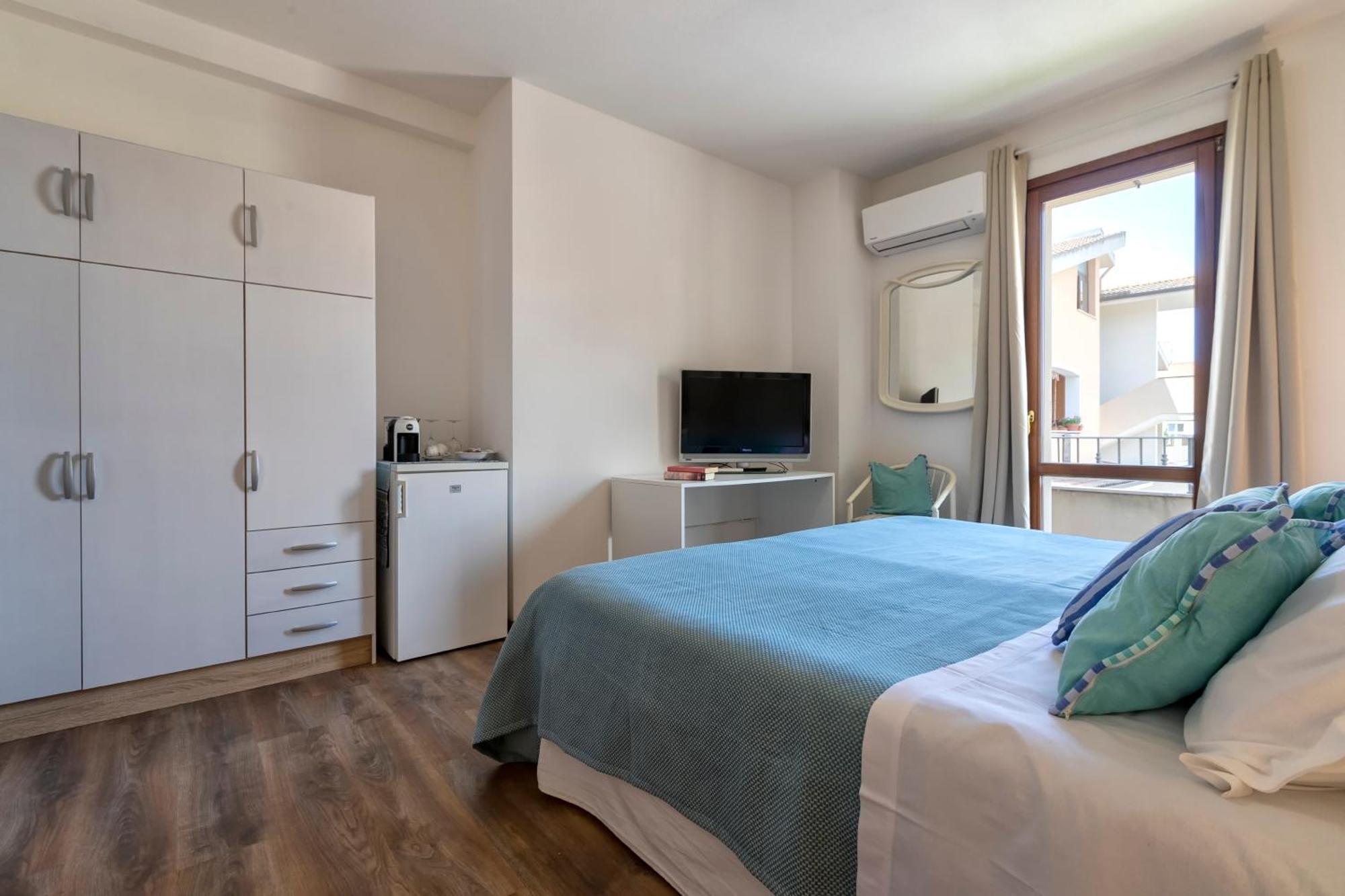 Sardinia Guest House Олмедо Екстериор снимка